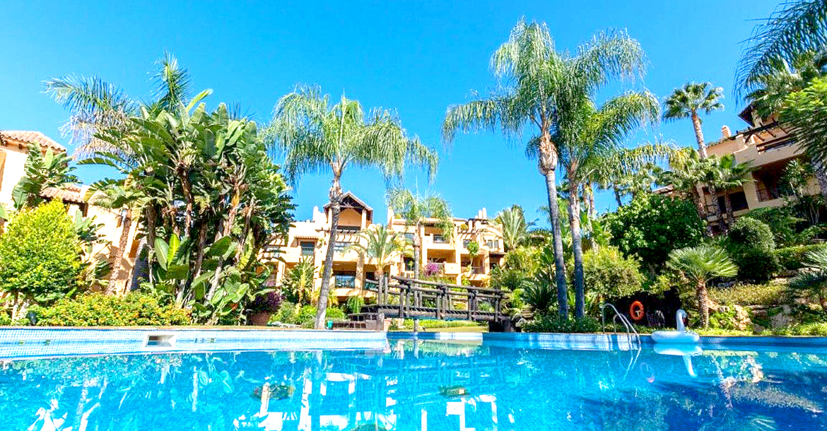 Ground Floor Apartment for sale in Estepona MA9554818