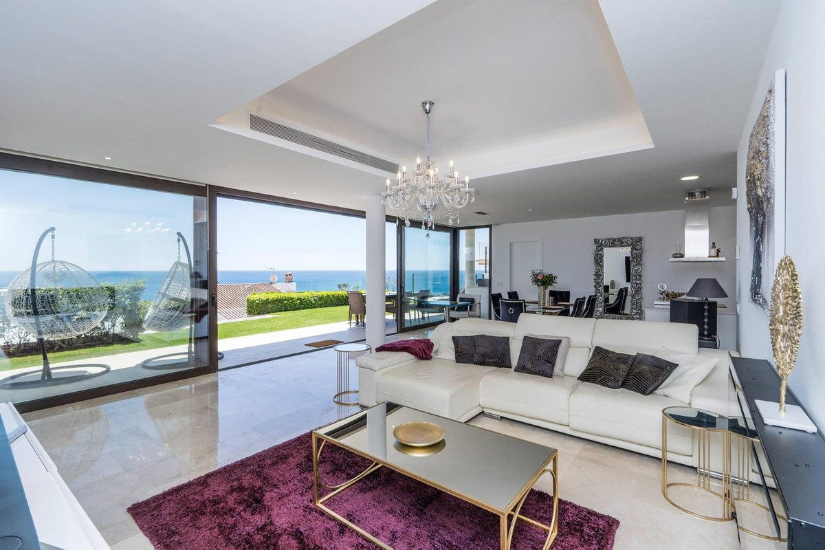 Detached Villa for sale in Estepona MCO3968983