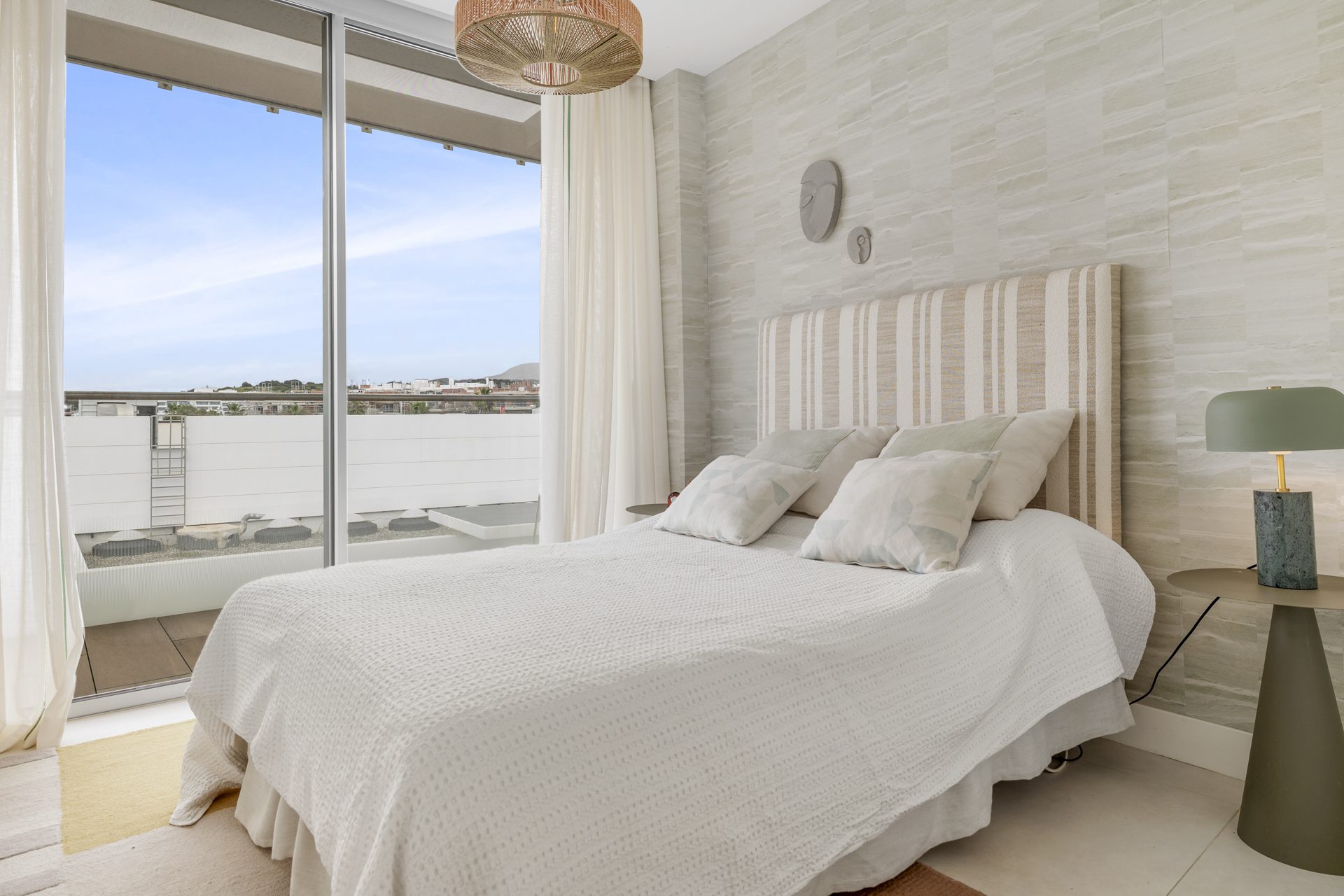 Mitte Stock Wohnung zu verkaufen in Estepona - MC05351605