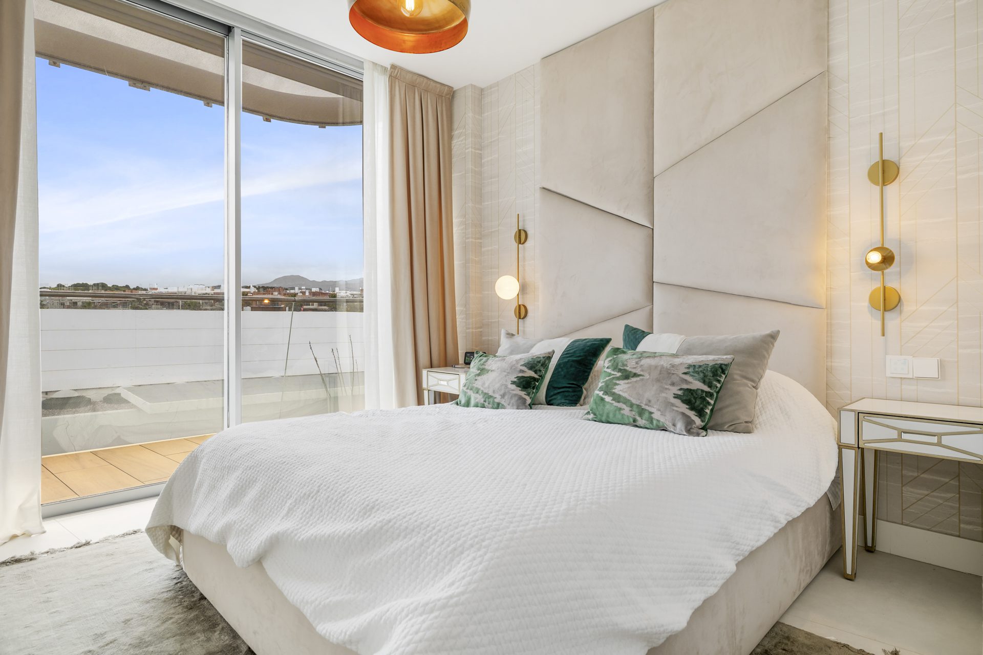 Mitte Stock Wohnung zu verkaufen in Estepona - MC05351605