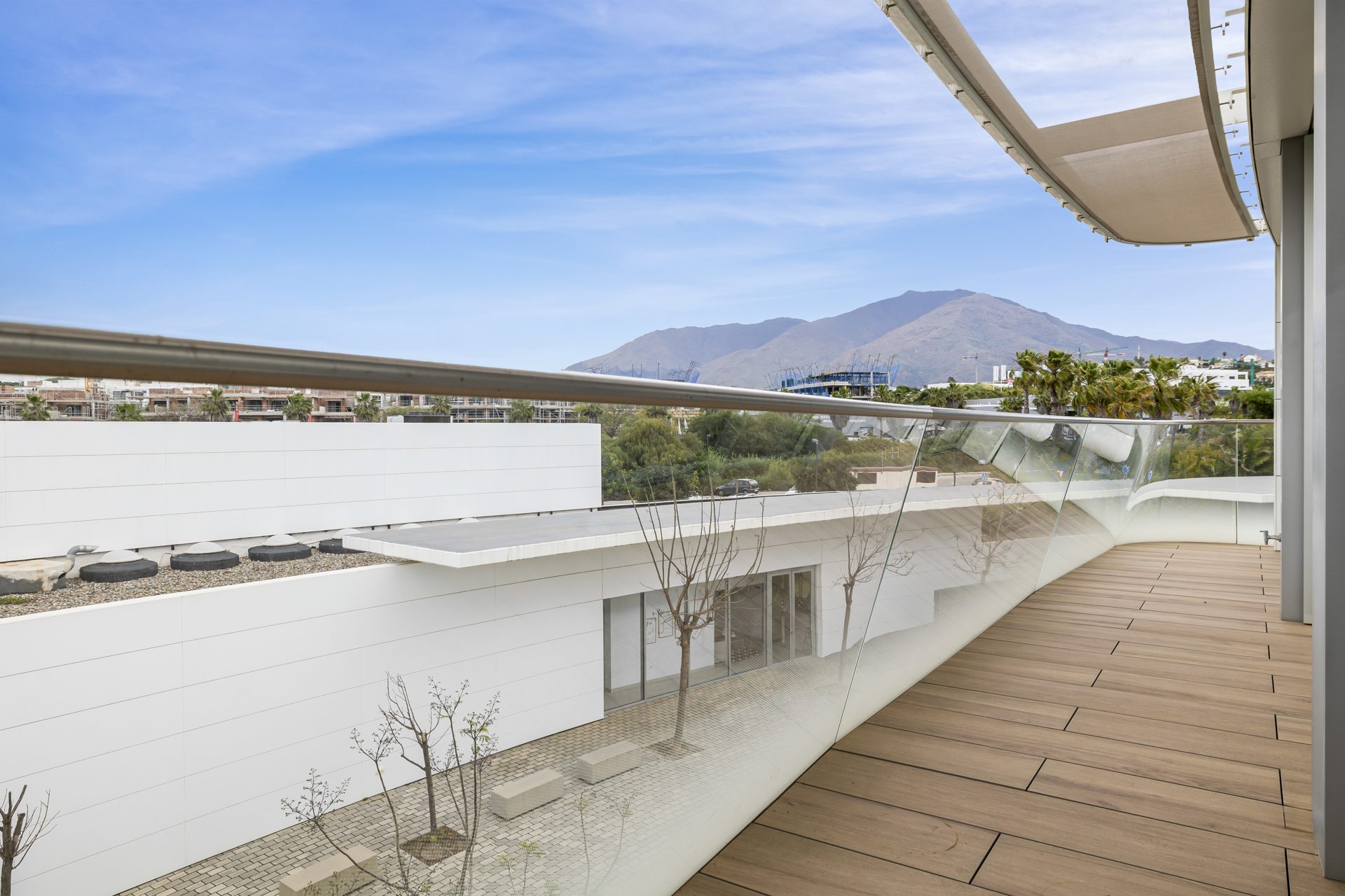 Mitte Stock Wohnung zu verkaufen in Estepona - MC05351605