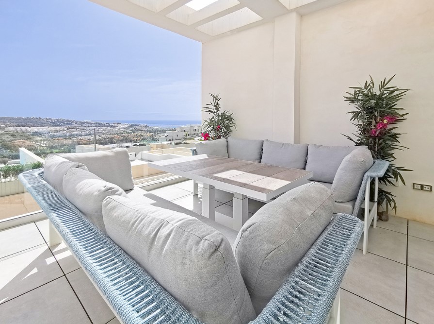 Middle Floor Apartment for sale in La Cala de Mijas MCO4052767