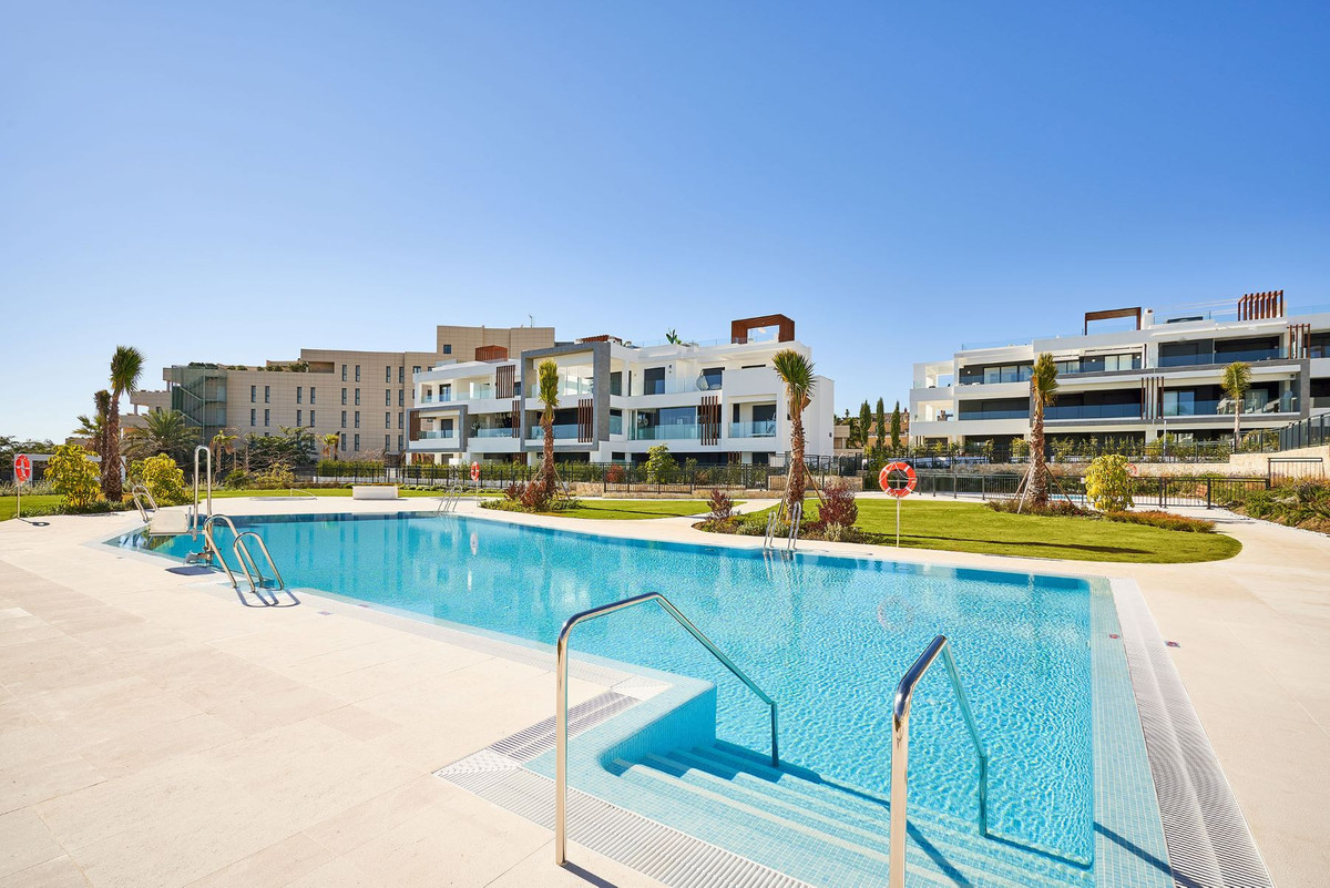 Ground Floor Apartment for sale in Estepona MCO3855652
