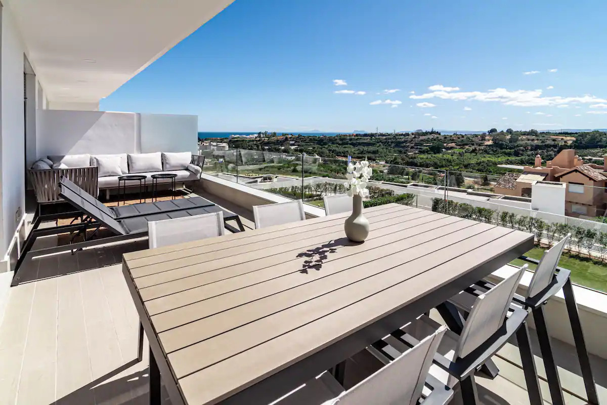 Middle Floor Apartment for sale in Estepona MCO4175839
