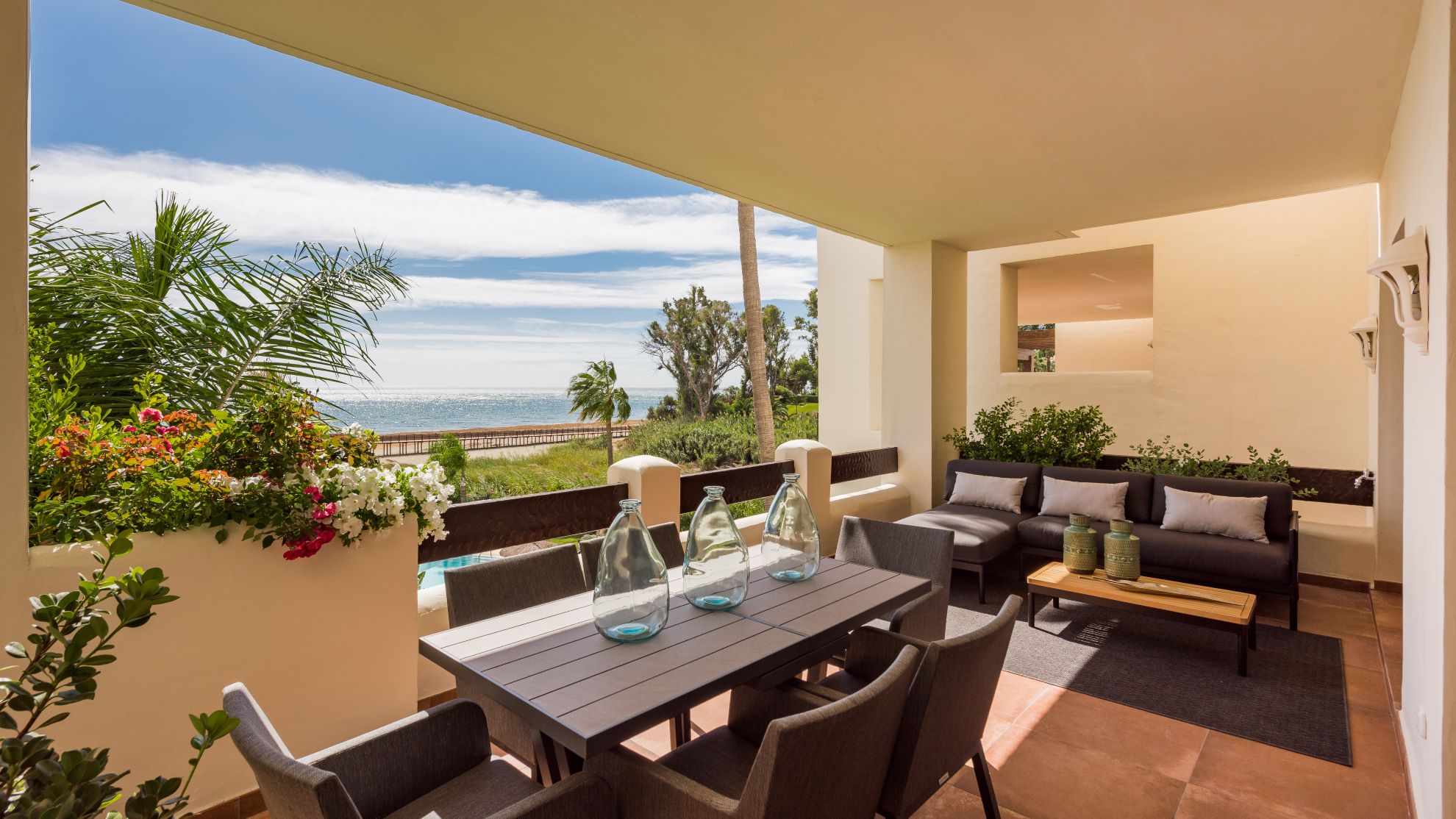 Middle Floor Apartment for sale in Estepona MCO4220986