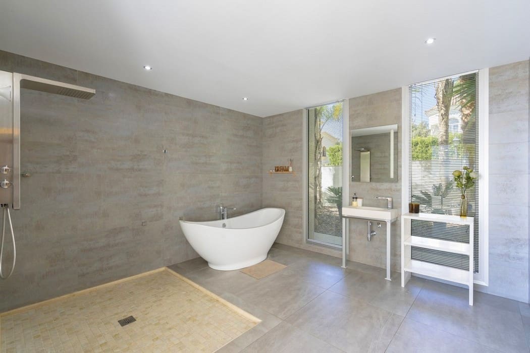 Fritlliggende Villa Til salg i La Quinta - MCO9236980